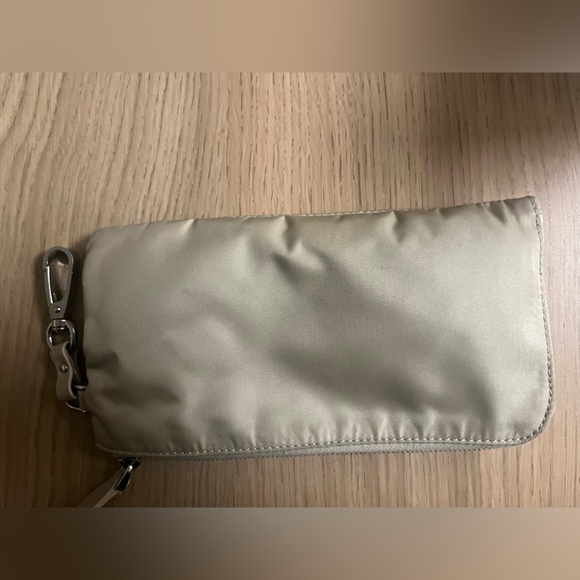 Prada ReEdition Pouch Only - Picture 2 of 6